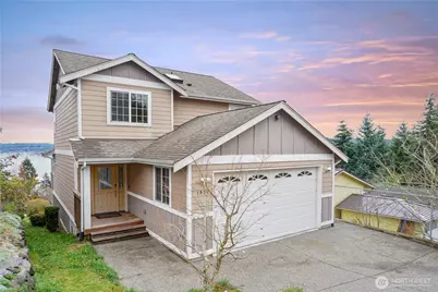 1934 W Earhart Street, Bremerton, WA 98312 - Photo 2