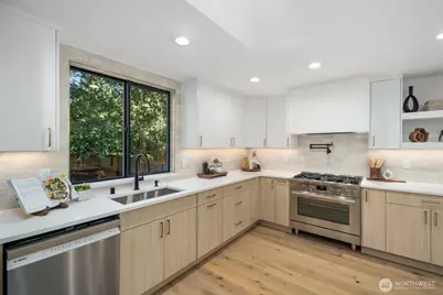 18011 NE 196th Street, Woodinville, WA 98077 - Photo 8