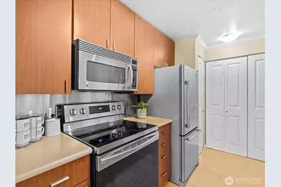 11807 100th Avenue NE #B101, Kirkland, WA 98034 - Photo 12