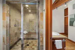 7816 NE 32nd St, Medina, WA 98039 - Photo 26