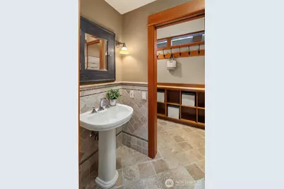 7816 NE 32nd Street, Medina, WA 98039 - Photo 18