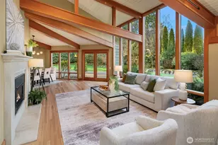 7816 NE 32nd St, Medina, WA 98039 - Photo 2