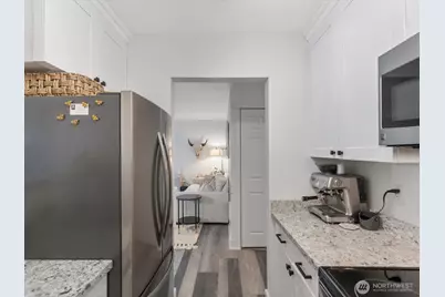 455 Newport Way NW #302, Issaquah, WA 98027 - Photo 10