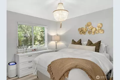 455 Newport Way NW #302, Issaquah, WA 98027 - Photo 12