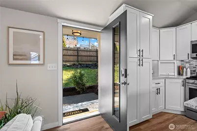 18121 12th Avenue NE, Shoreline, WA 98155 - Photo 2