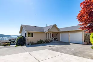 1807 Bradley Dr, Anacortes, WA 98221 - Photo 2