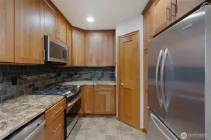 833 Blueberry Ln, Bellingham, WA 98229 - Photo 12