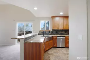 833 Blueberry Ln, Bellingham, WA 98229 - Photo 10