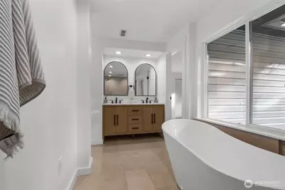 20511 Greening Road, Bothell, WA 98012 - Photo 24