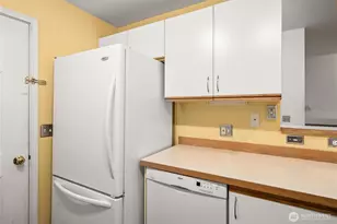 4020 S 222nd Pl, Kent, WA 98032 - Photo 6