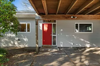 15233 22nd Avenue SW, Burien, WA 98166 - Photo 2