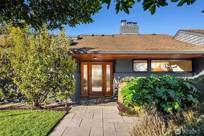 3350 58th Avenue SW, Seattle, WA 98116 - Photo 2