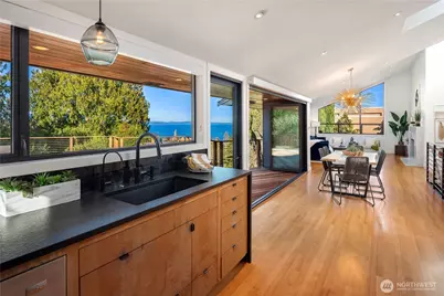 3350 58th Avenue SW, Seattle, WA 98116 - Photo 12