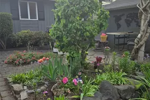 9240 Sand Point Way NE, Seattle, WA 98115 - Photo 32