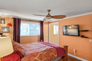 9240 Sand Point Way NE, Seattle, WA 98115 - Photo 16