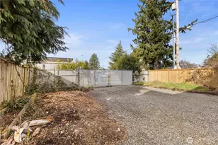 209 S Cedar St, Buckley, WA 98321 - Photo 24