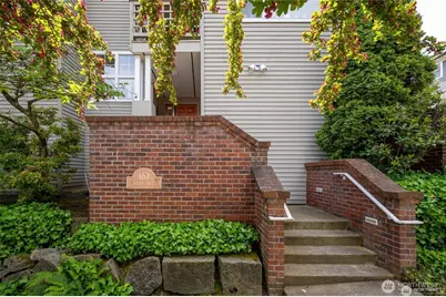 467 Newton Street #402, Seattle, WA 98109 - Photo 4