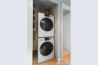 467 Newton Street #402, Seattle, WA 98109 - Photo 22