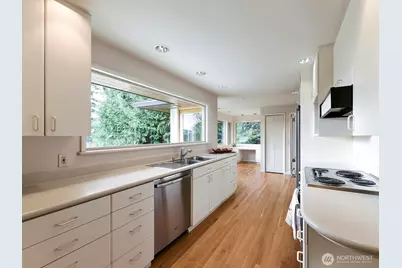 17020 16th Avenue SW, Normandy Park, WA 98166 - Photo 8