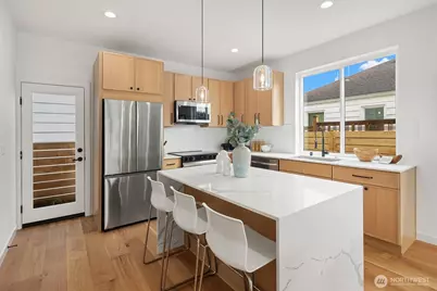 8018 24th Avenue NW, Seattle, WA 98117 - Photo 12