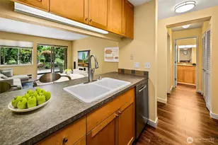 275 W Roy St, Seattle, WA 98119 - Photo 14