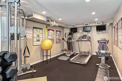 275 W Roy Street #109, Seattle, WA 98119 - Photo 30