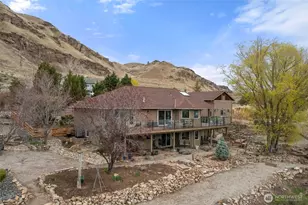 7491 Pot O Gold Ln, Wenatchee, WA 98801 - Photo 4