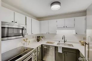 2501 Canterbury Ln E, Seattle, WA 98112 - Photo 8