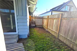 606 8th St NW, Puyallup, WA 98371 - Photo 4