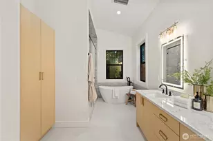 16656 NE 12th St, Bellevue, WA 98008 - Photo 18