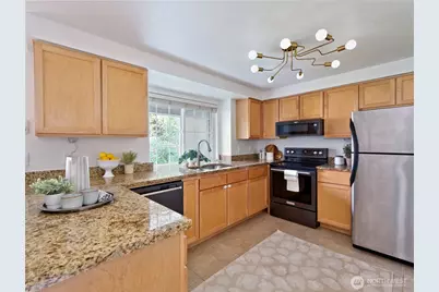 10016 NE 120th Lane #F-101, Kirkland, WA 98034 - Photo 4