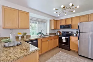 10016 NE 120th Ln, Kirkland, WA 98034 - Photo 4