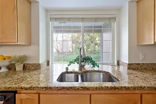 10016 NE 120th Ln, Kirkland, WA 98034 - Photo 6