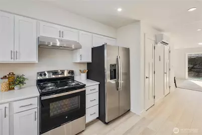 1032 2 Guard Street, Friday Harbor, WA 98250 - Photo 2