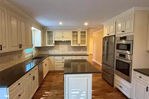 9901 NE 4th St, Bellevue, WA 98004 - Photo 4