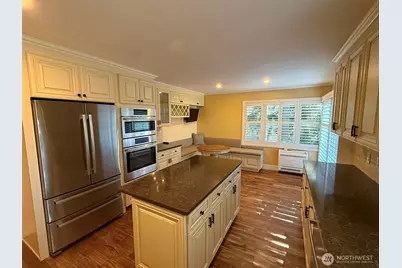 9901 NE 4th Street #3, Bellevue, WA 98004 - Photo 6