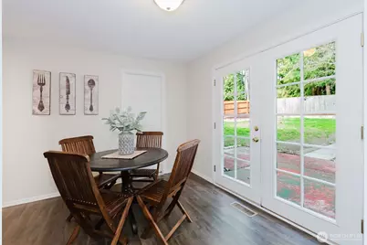 611 NE Conifer Drive, Bremerton, WA 98311 - Photo 8