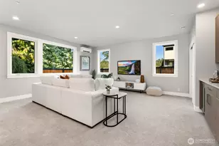 13068 SE 19th Ct, Bellevue, WA 98005 - Photo 4