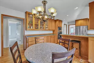 7929 Cyrus Pl, Edmonds, WA 98026 - Photo 10