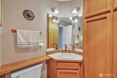 7929 Cyrus Place, Edmonds, WA 98026 - Photo 12