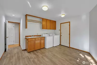 7929 Cyrus Place, Edmonds, WA 98026 - Photo 16