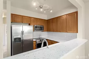 13000 Admiralty Way, Everett, WA 98204 - Photo 6