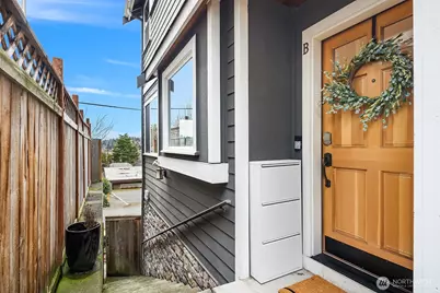 114 W Florentia Street #B, Seattle, WA 98119 - Photo 2