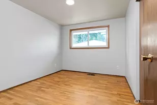 10523 NE 197th St, Bothell, WA 98011 - Photo 32