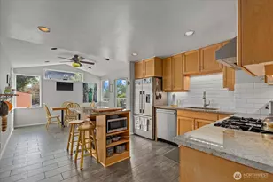 347 NW 52nd St, Seattle, WA 98107 - Photo 4