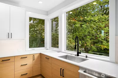 13105 SE 19th Court, Bellevue, WA 98005 - Photo 18