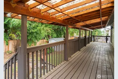 17529 Brook Boulevard, Bothell, WA 98012 - Photo 34