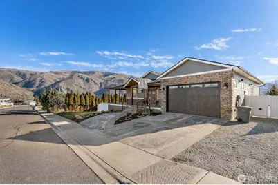 1038 Crest Loop, Entiat, WA 98822 - Photo 2