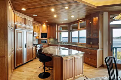 8204 East Side Drive NE, Tacoma, WA 98422 - Photo 8