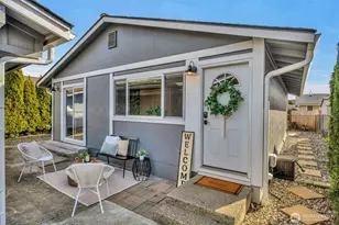 8802 14th St NE, Lake Stevens, WA 98258 - Photo 2